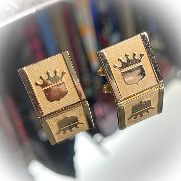💕Beautiful Vintage Gold Tone Cufflinks Crown💕 - Picture 4 of 5